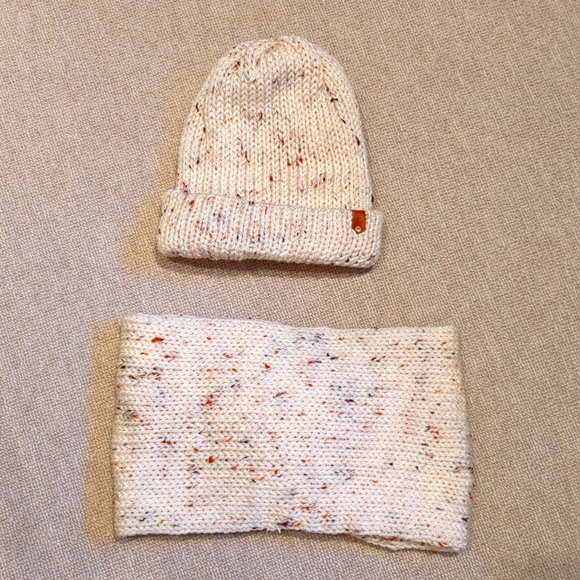 💖New! Matching toque & infinity scarf 💖 - Picture 3 of 7